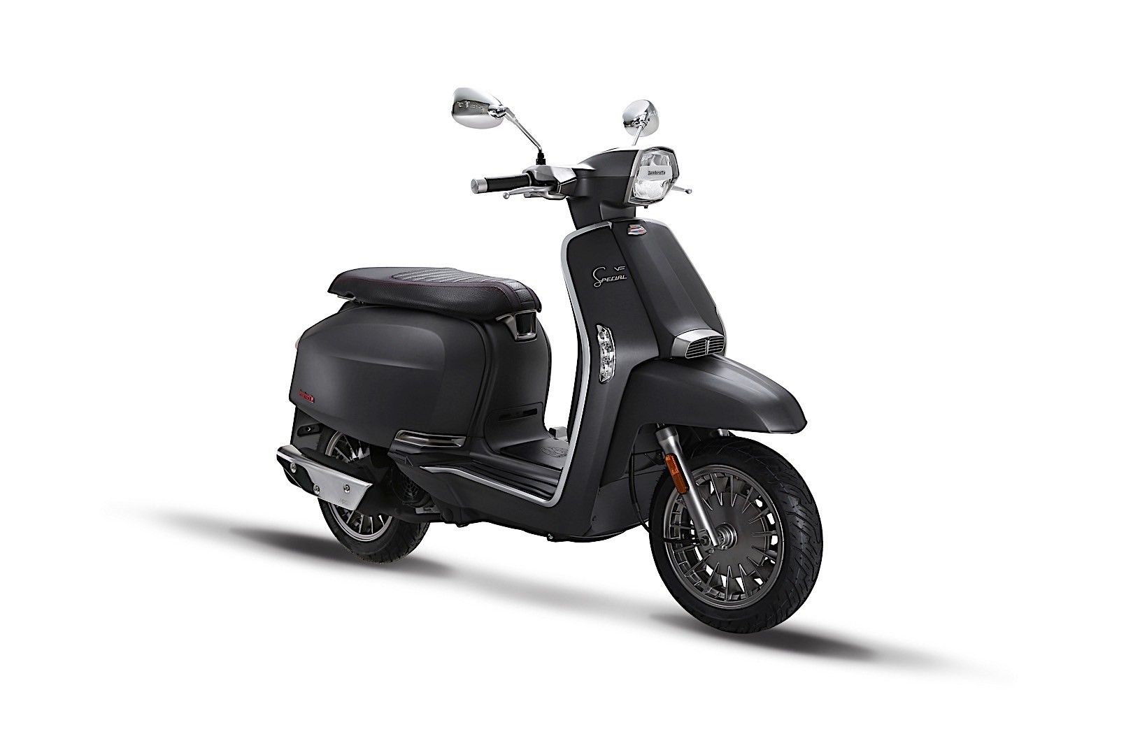 this-is-lambrettas-new-2018-v-special-scooter_4